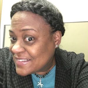 Meet your Posher, Crystal